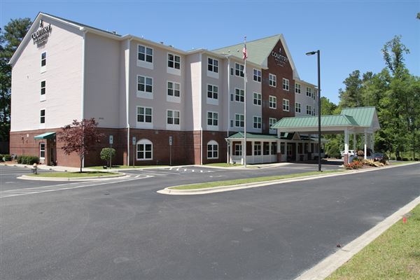 Country Inn & Suites
