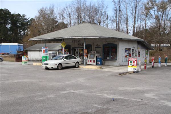 Kicking Mule Beverage Barn