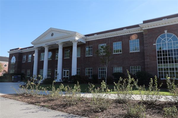 University of North Carolina at Wilmington - David Congdon Hall - UNCW